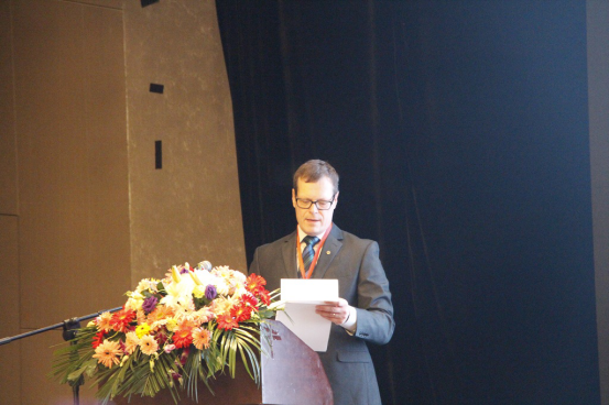 IFAC AAC主席Prof.Per Tunestal介绍AECS宗旨 IFAC AAC主席Prof.Per Tunestal介绍AECS宗旨